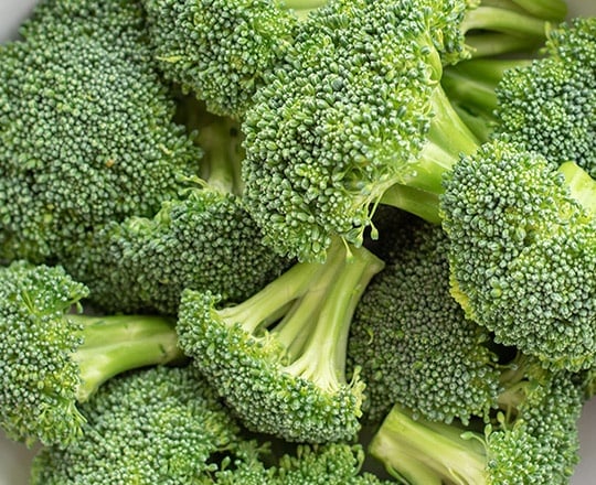 close up photo of broccoli florets